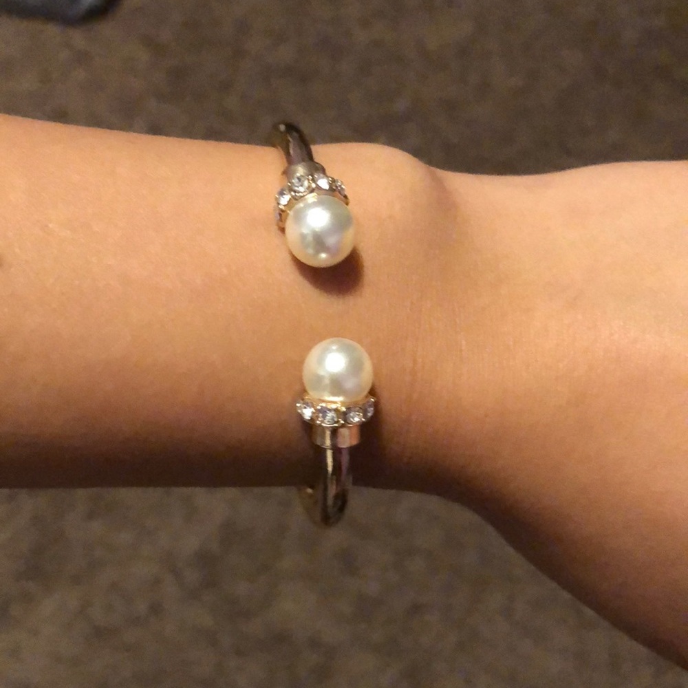 Gold bracelet